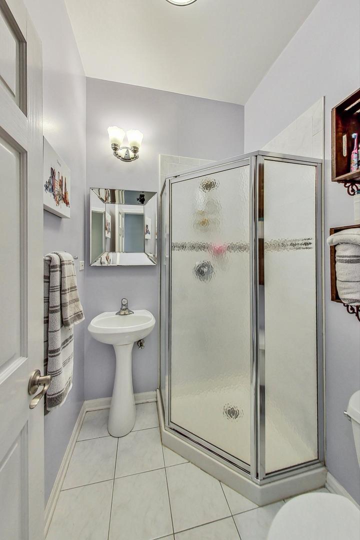 2441 W Walton Street Unit: 3