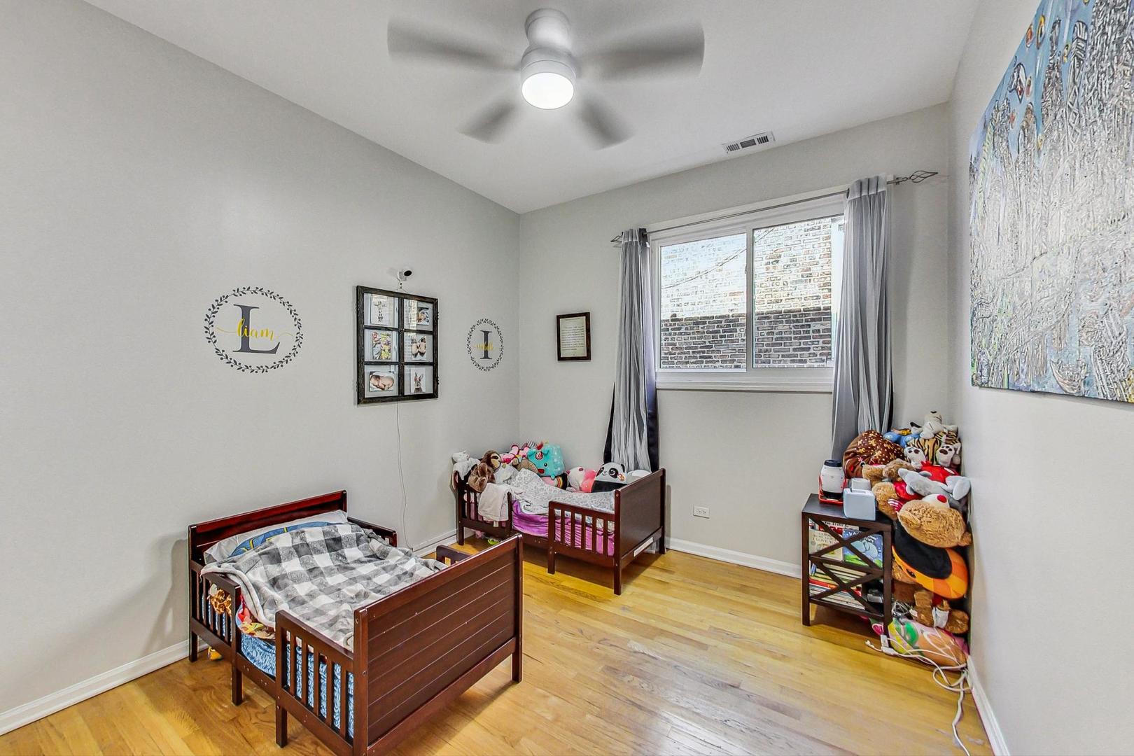 2441 W Walton Street Unit: 3