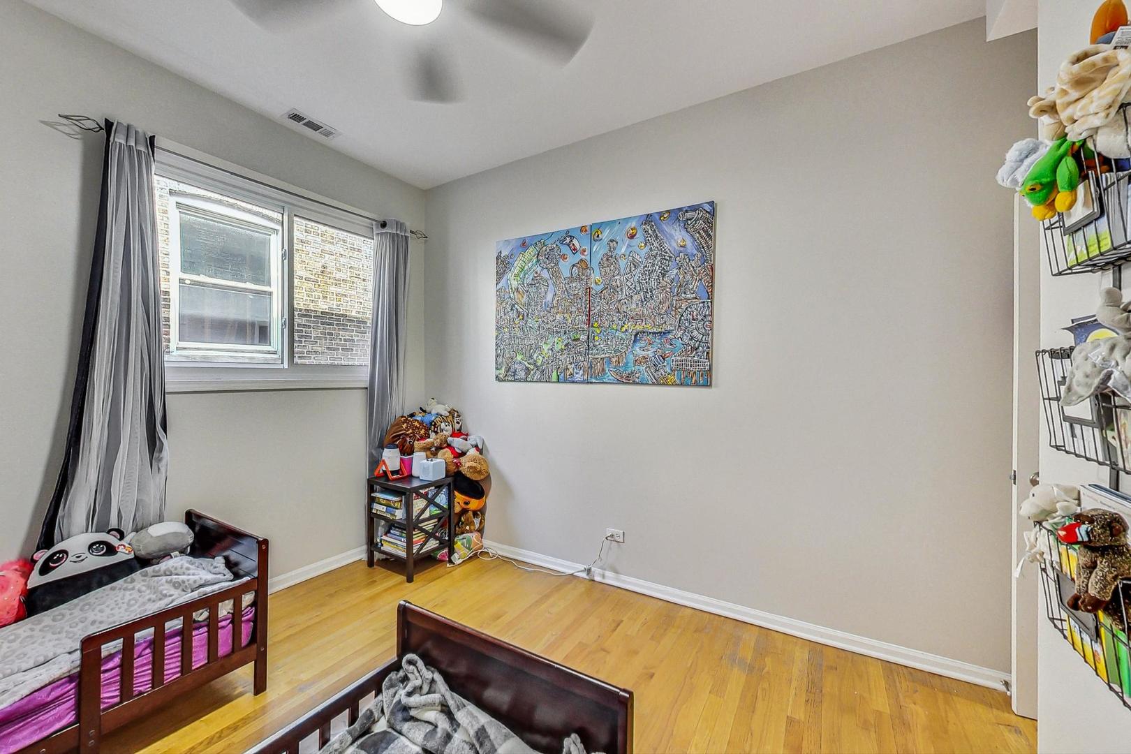 2441 W Walton Street Unit: 3
