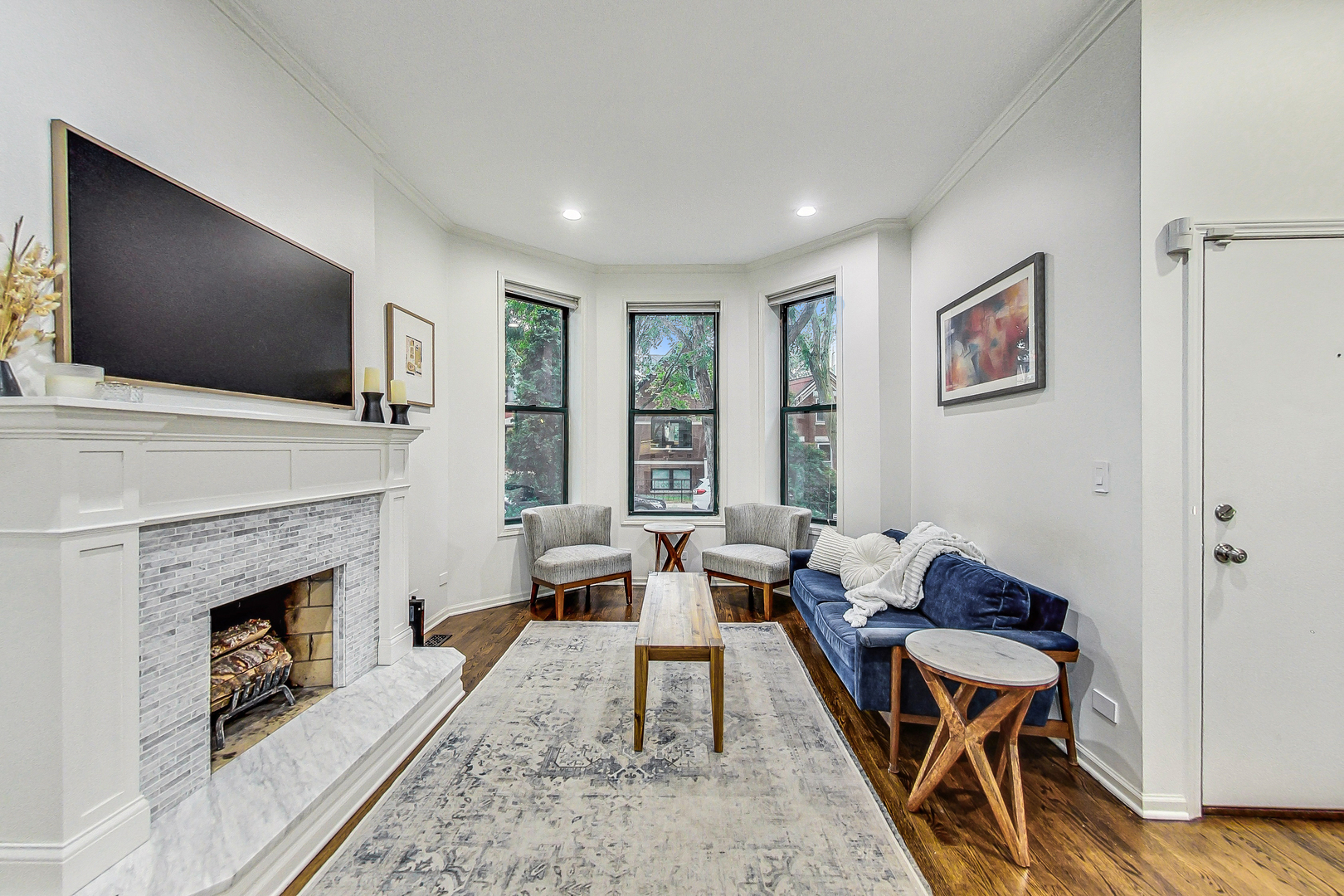 1119 N Winchester Avenue Unit: 1