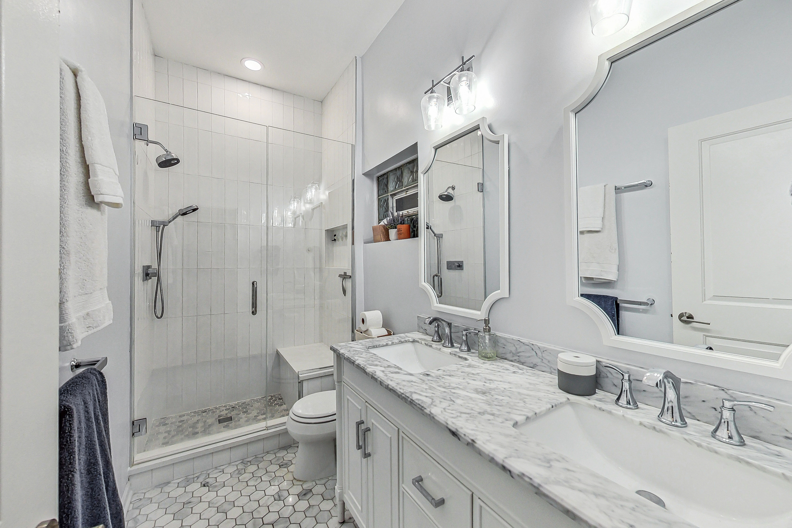 1119 N Winchester Avenue Unit: 1