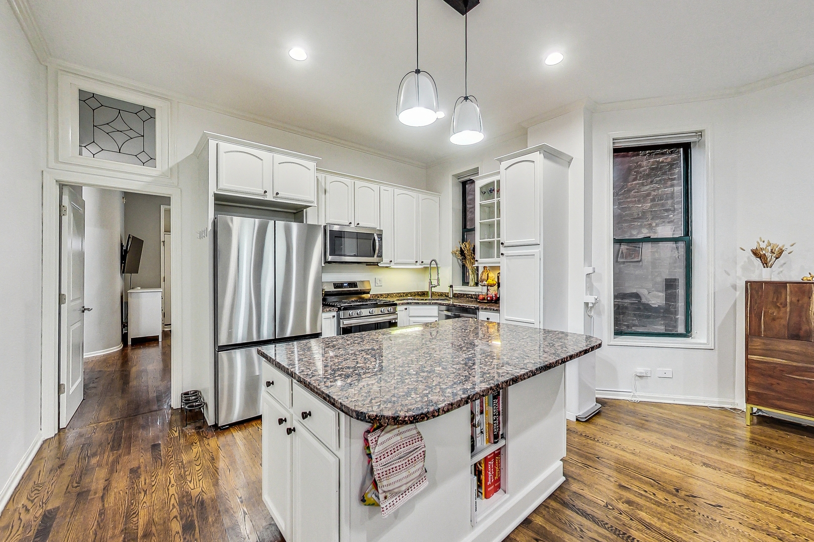 1119 N Winchester Avenue Unit: 1