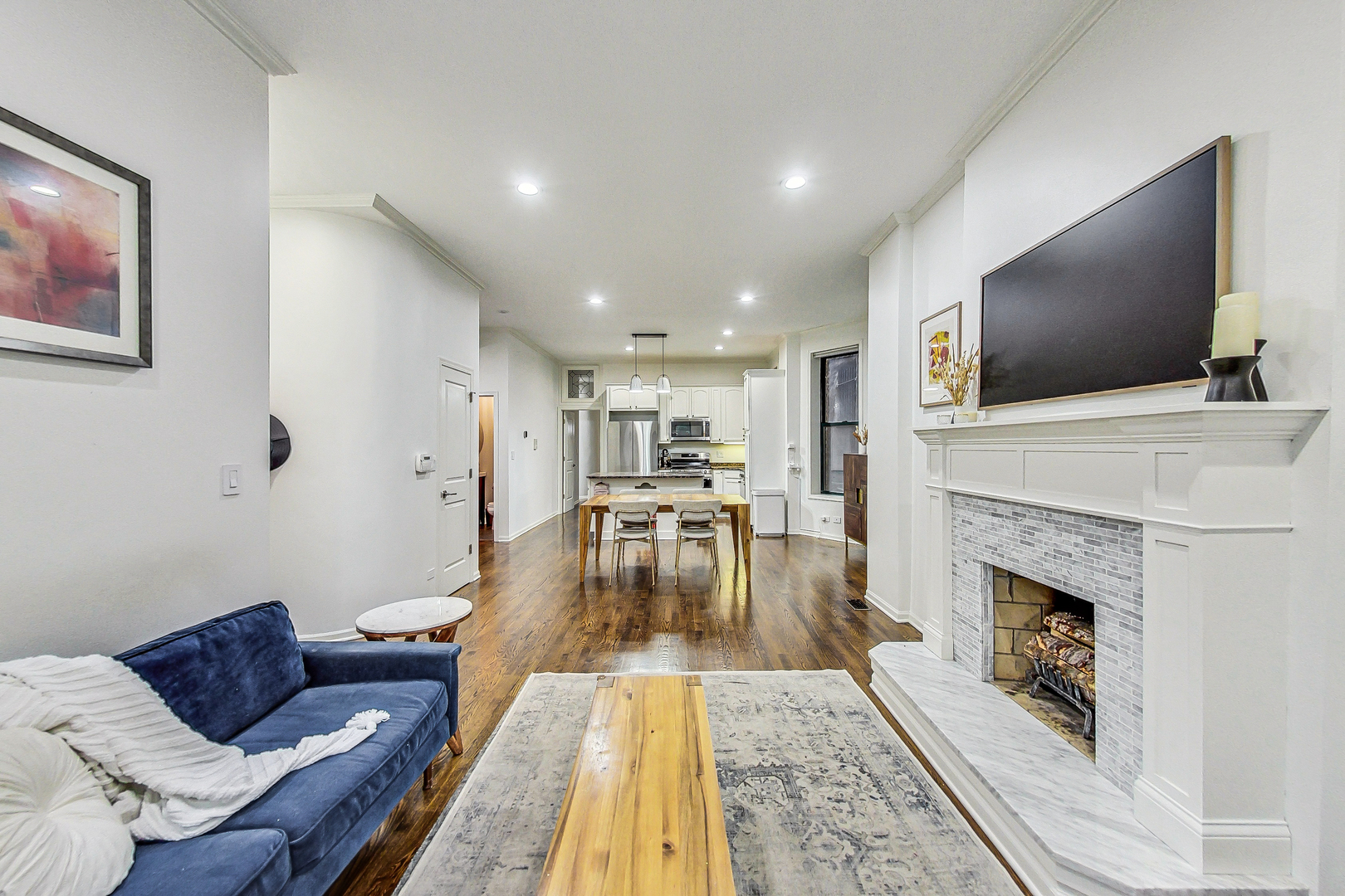 1119 N Winchester Avenue Unit: 1