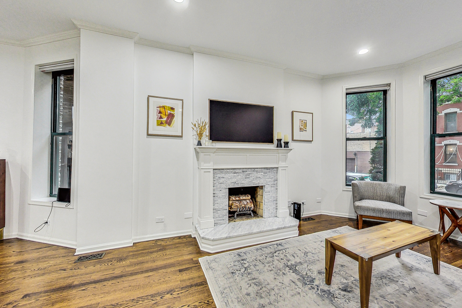 1119 N Winchester Avenue Unit: 1