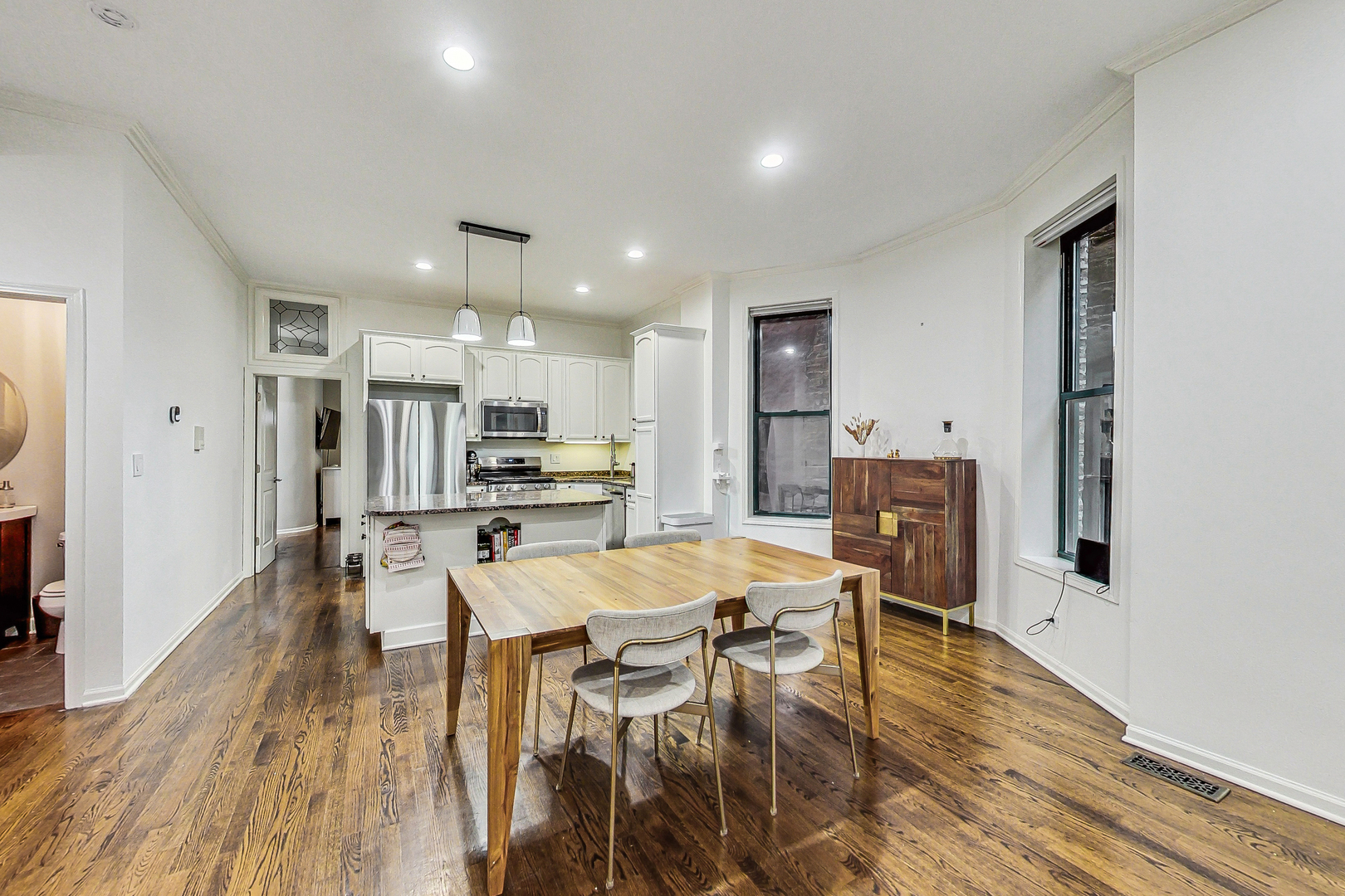 1119 N Winchester Avenue Unit: 1