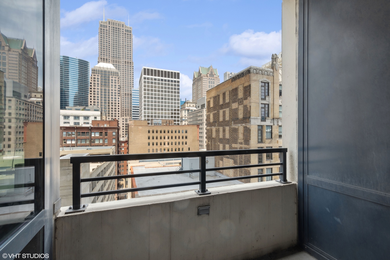 235 W VAN BUREN Street Unit: 1722