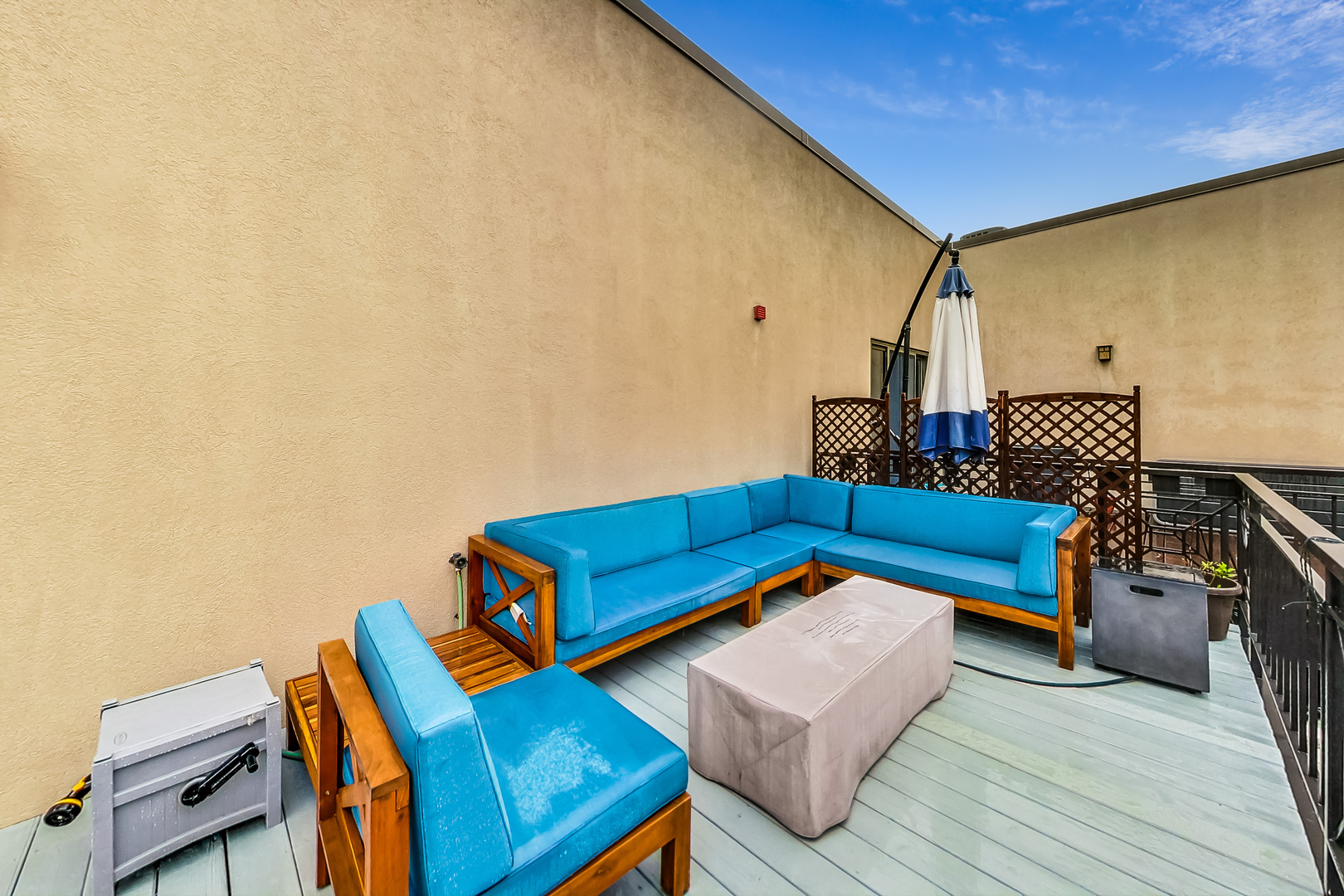 1330 W Monroe Street Unit: 416