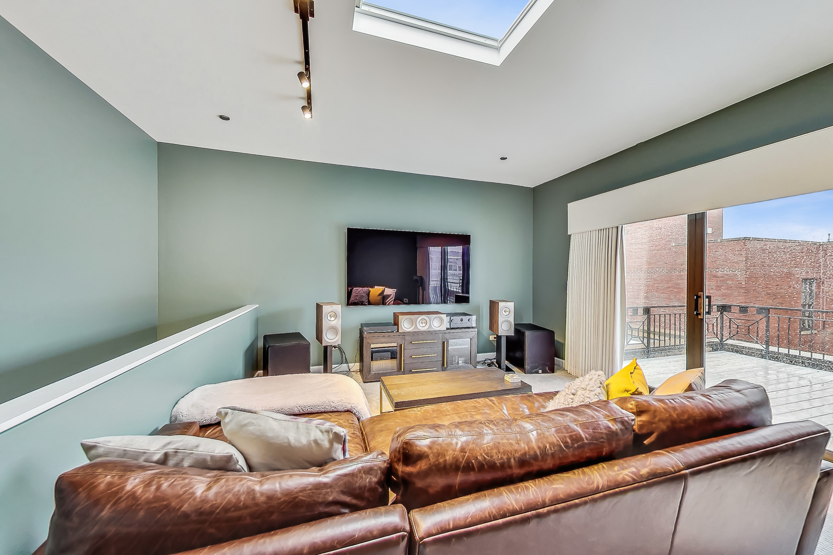 1330 W Monroe Street Unit: 416