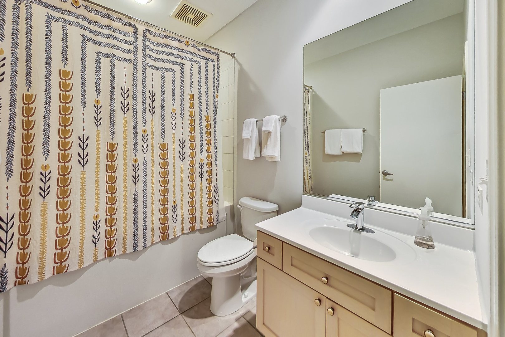 1330 W Monroe Street Unit: 416