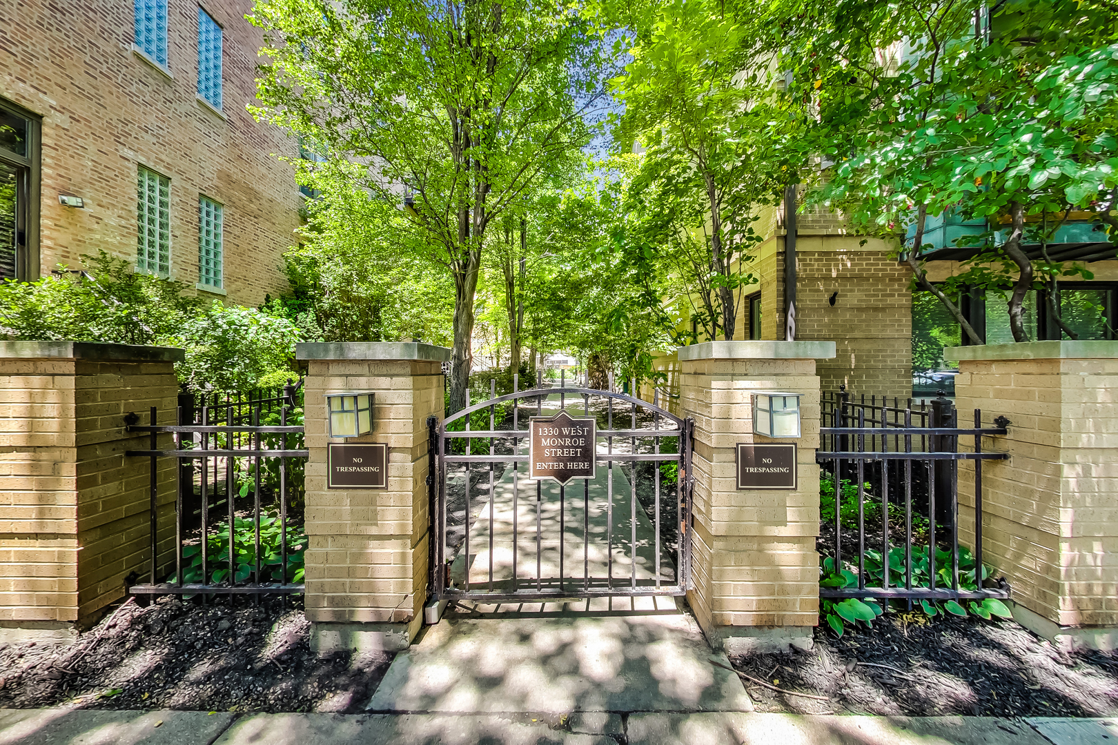 1330 W Monroe Street Unit: 416