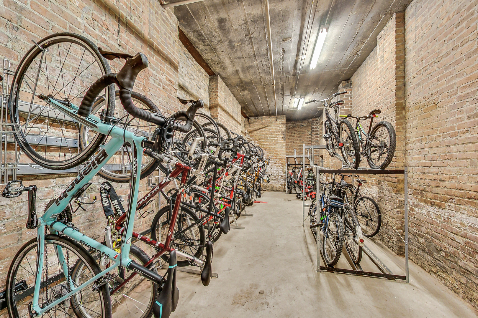 1330 W Monroe Street Unit: 416