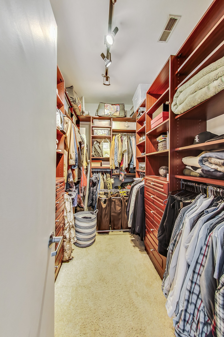 1330 W Monroe Street Unit: 416