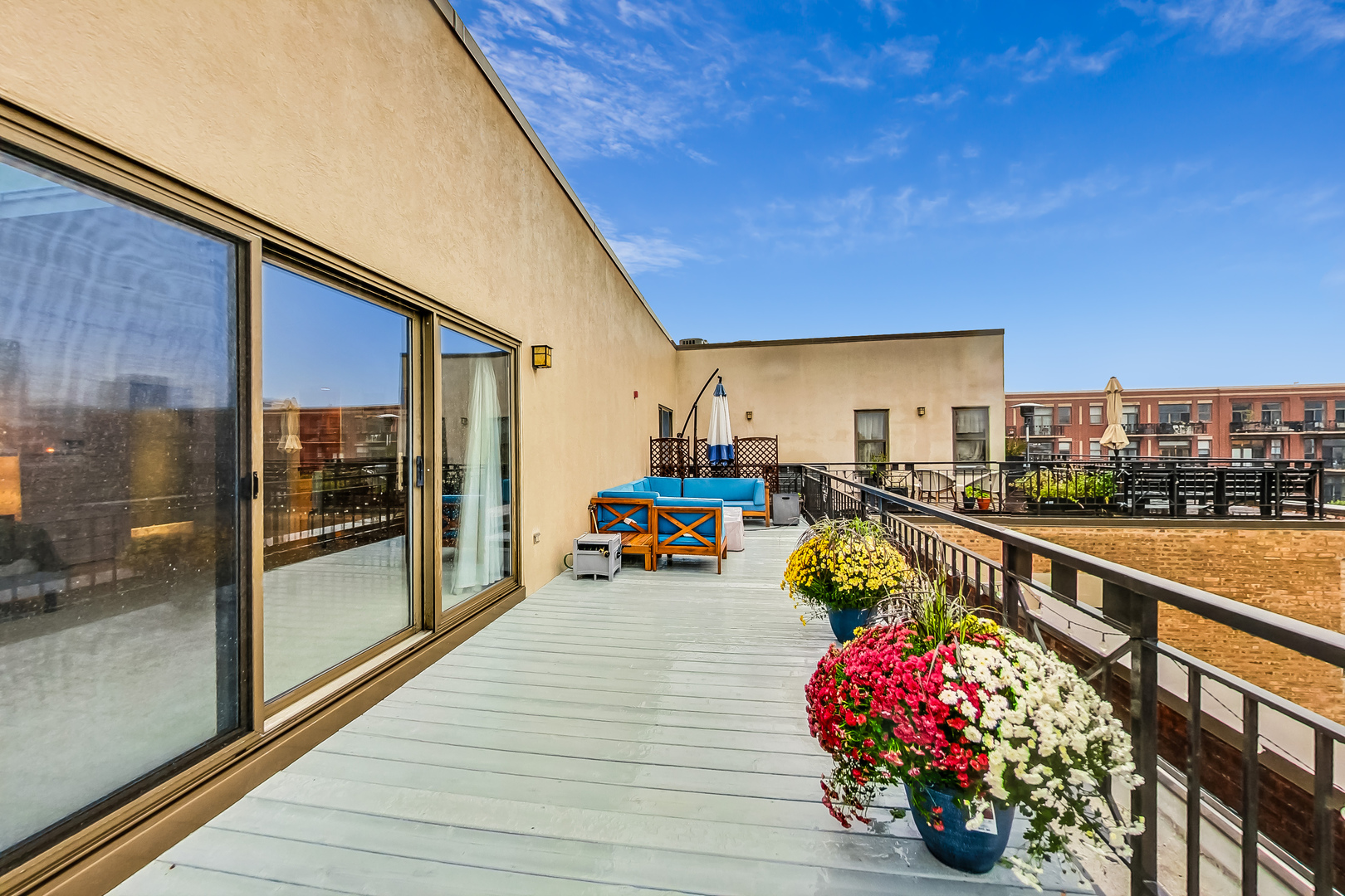 1330 W Monroe Street Unit: 416