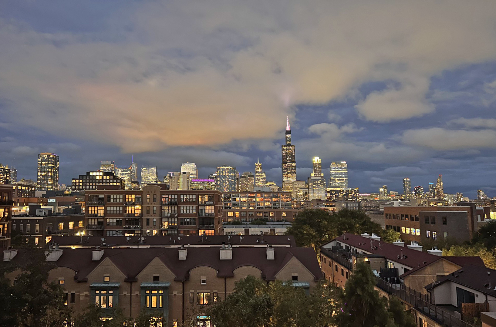 1330 W Monroe Street Unit: 416