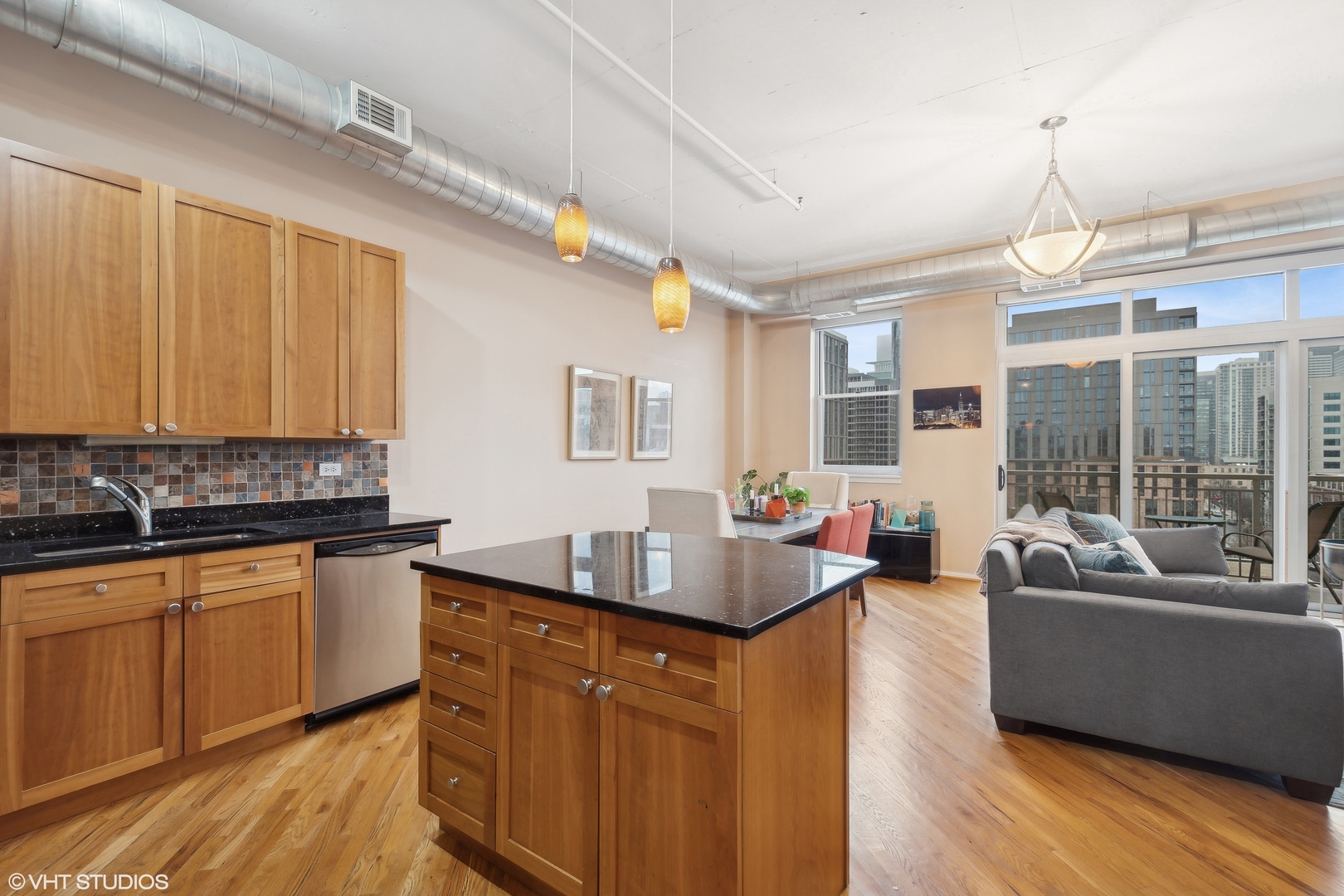 950 W Monroe Street Unit: 702