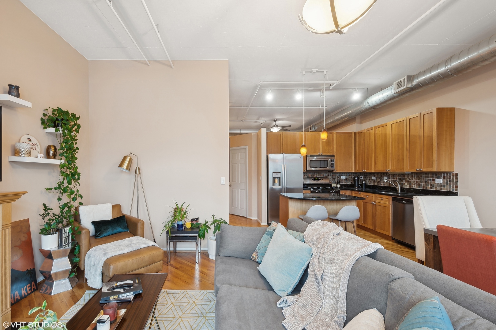 950 W Monroe Street Unit: 702