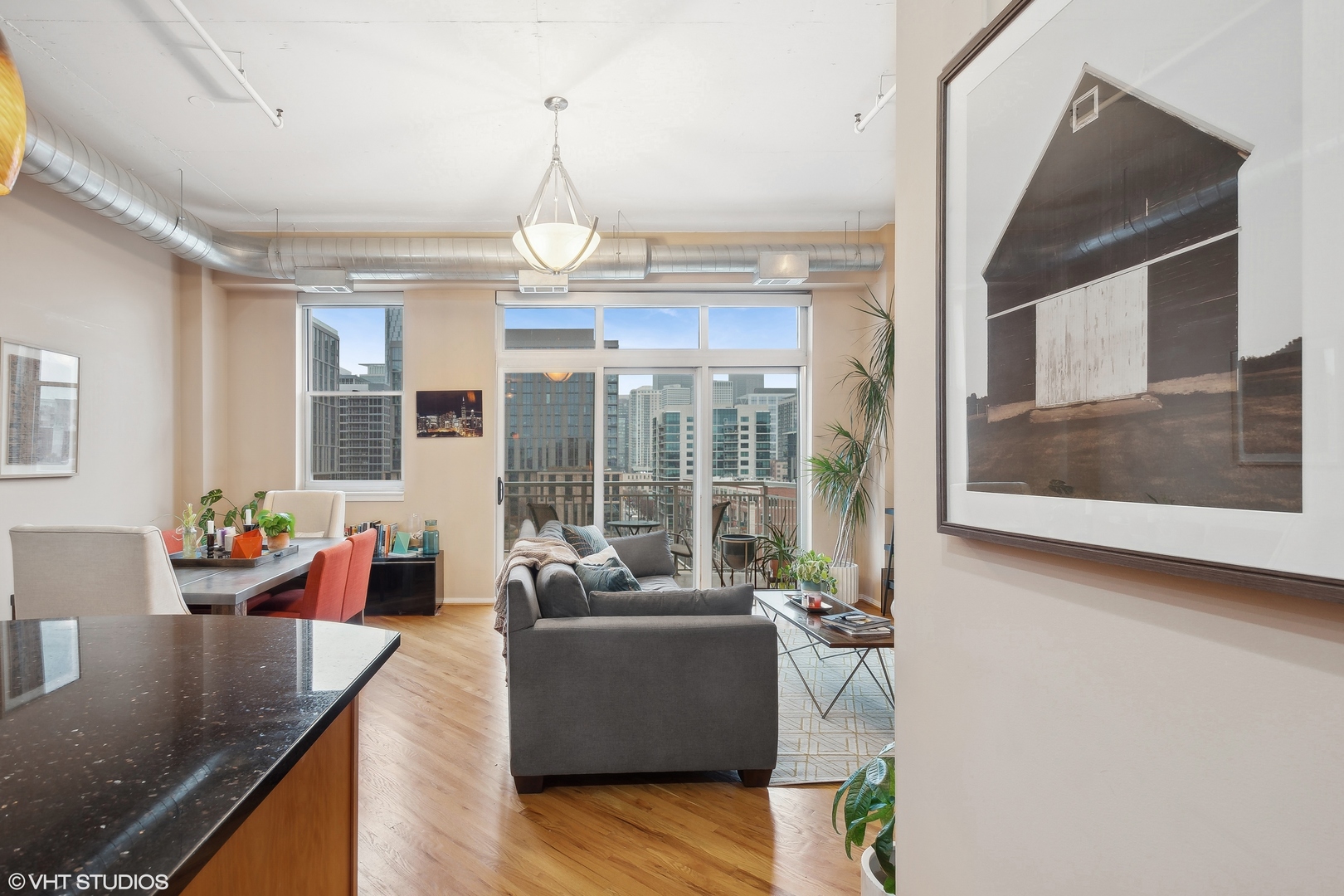 950 W Monroe Street Unit: 702