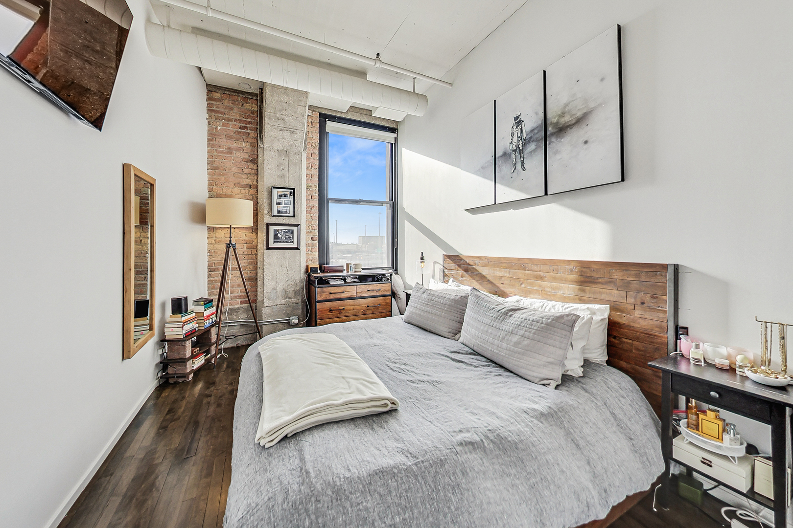 728 W JACKSON Boulevard Unit: 508