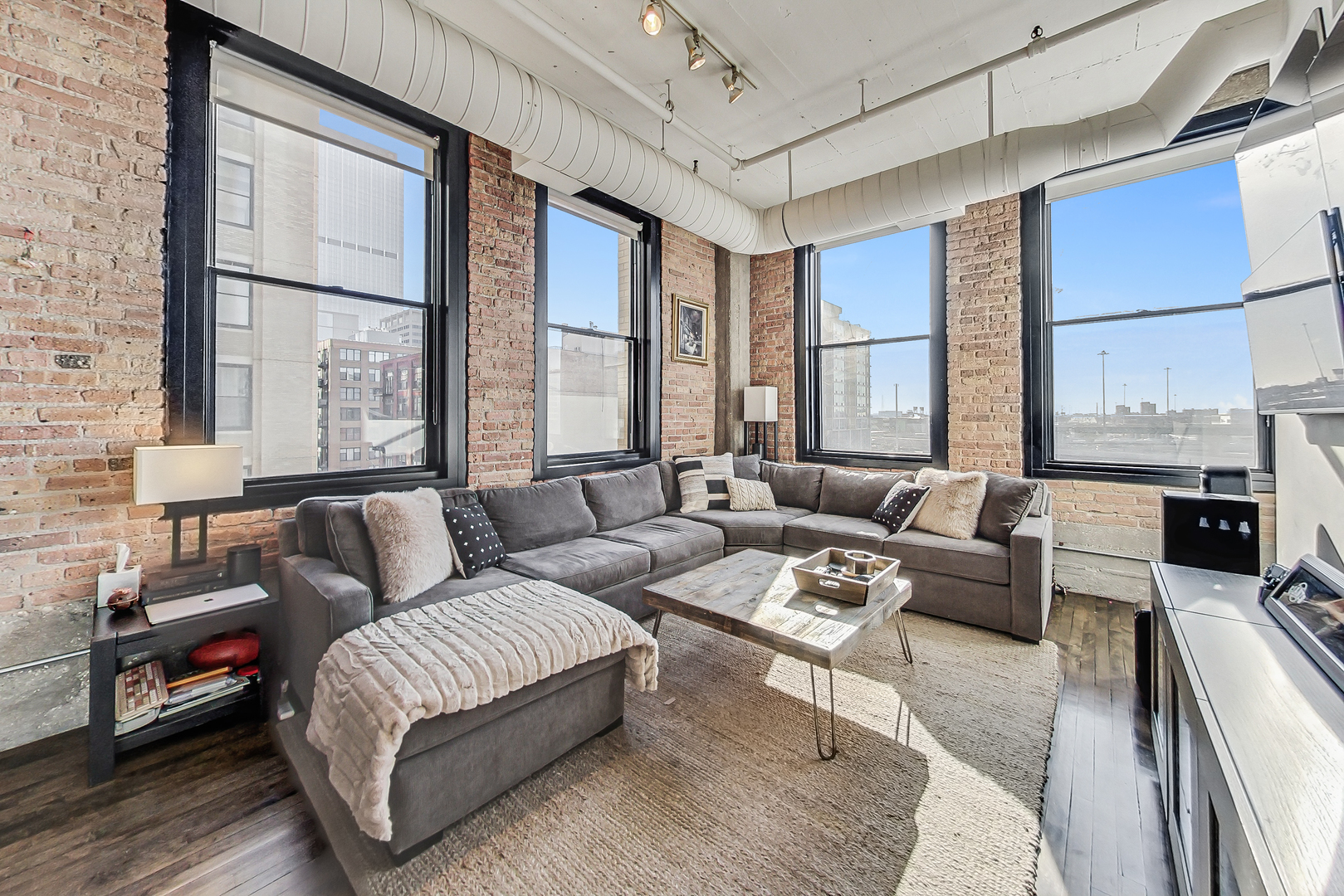 728 W JACKSON Boulevard Unit: 508