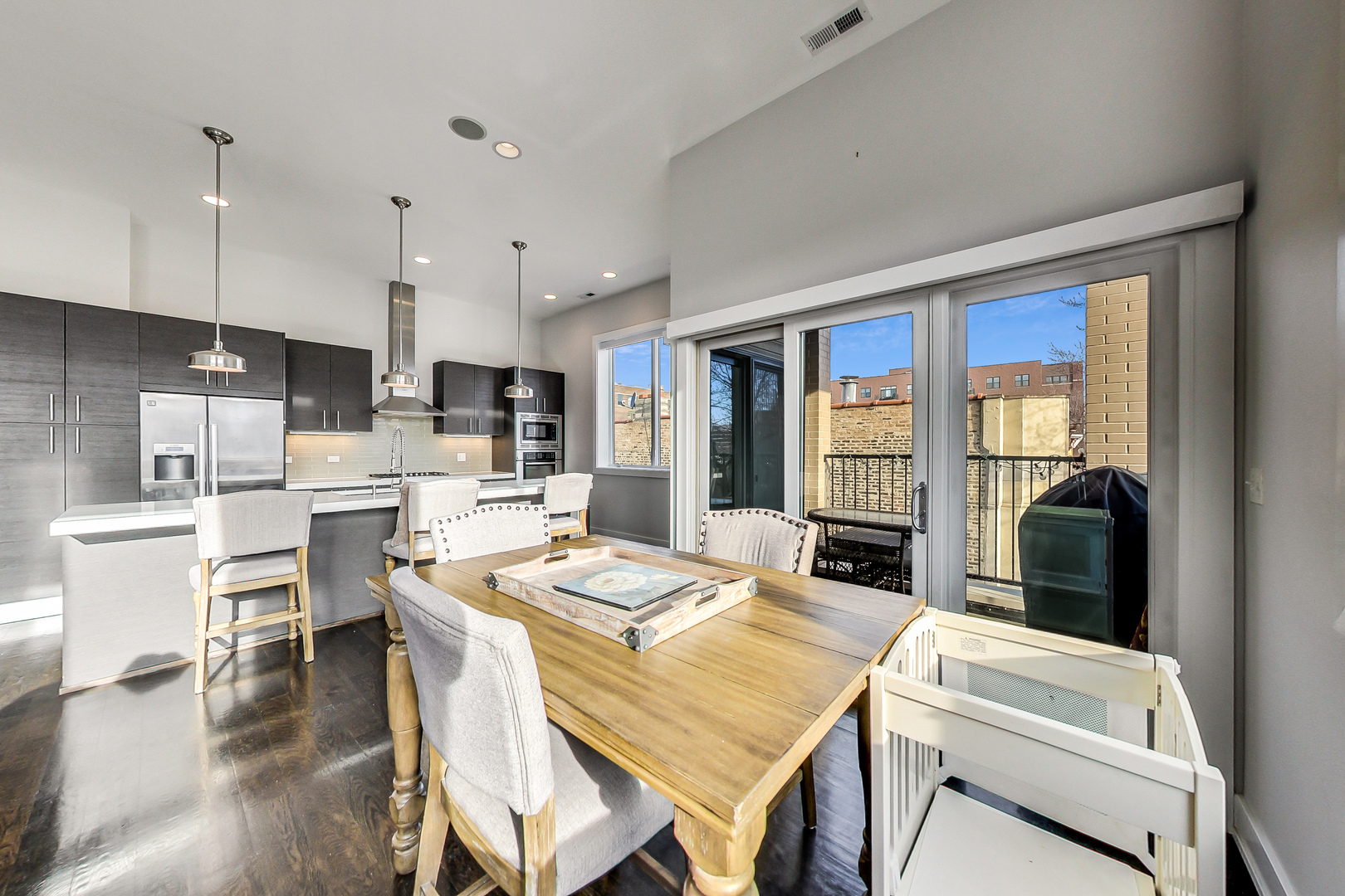 6 N THROOP Street Unit: 3N