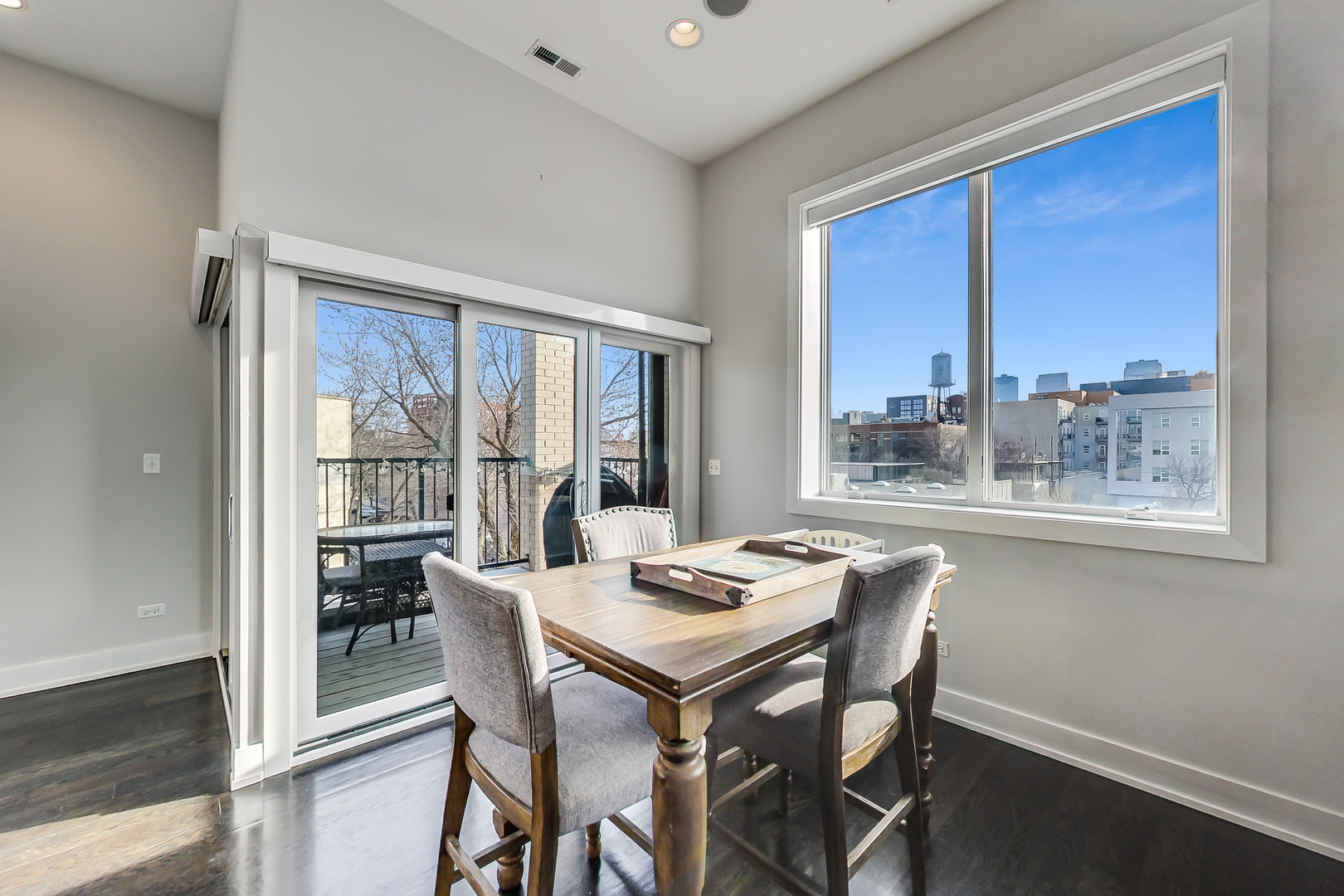 6 N THROOP Street Unit: 3N
