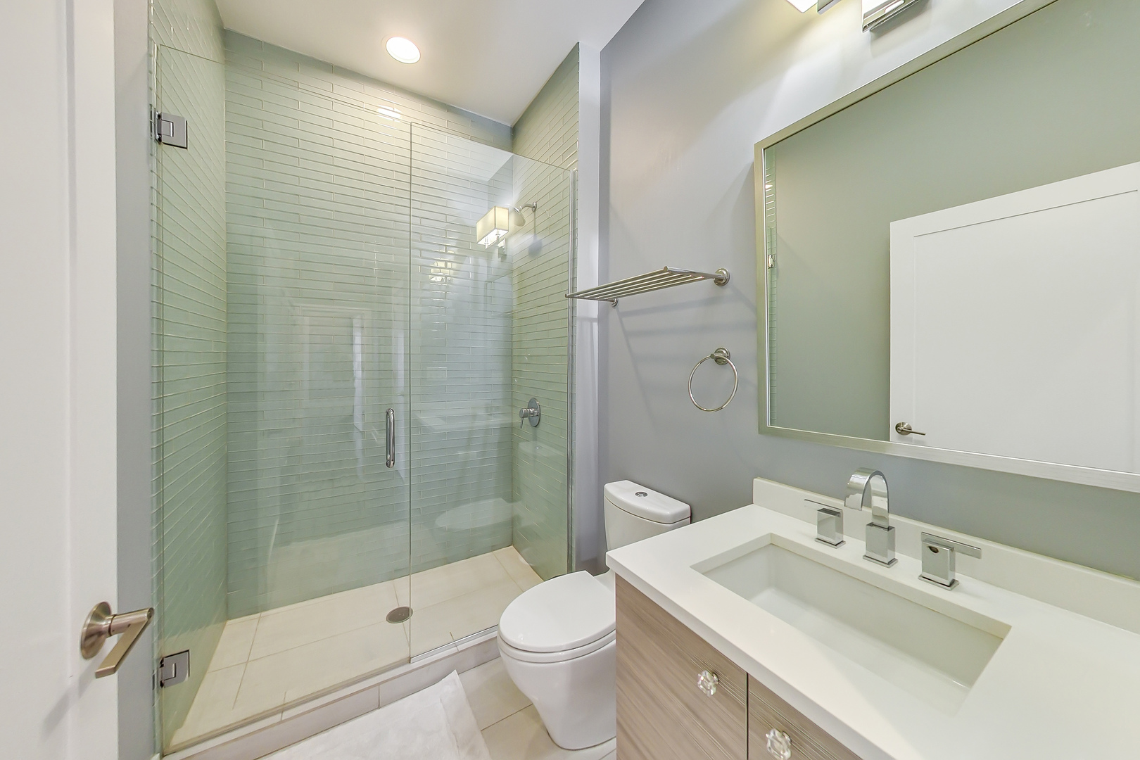 6 N THROOP Street Unit: 3N