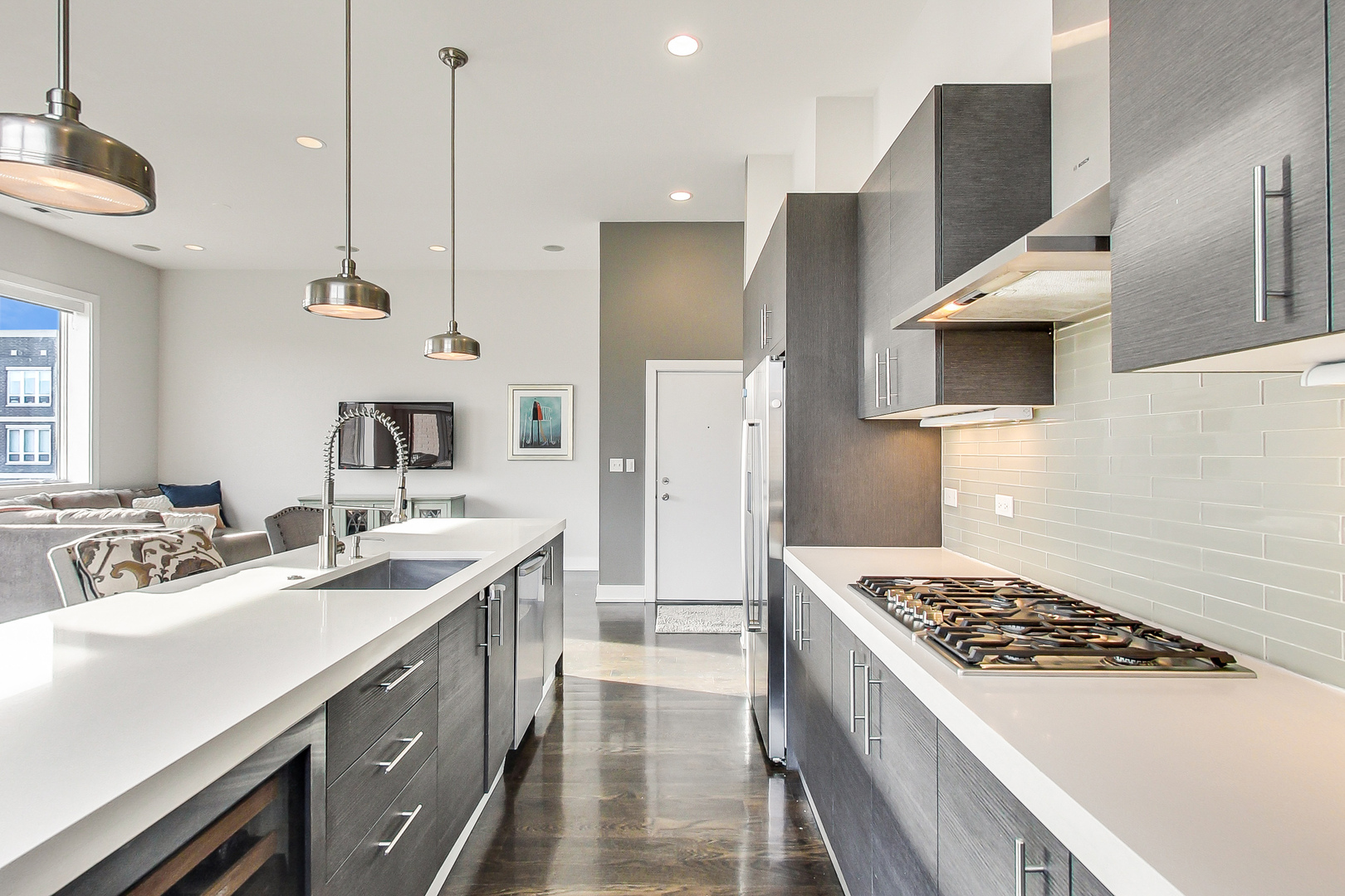 6 N THROOP Street Unit: 3N