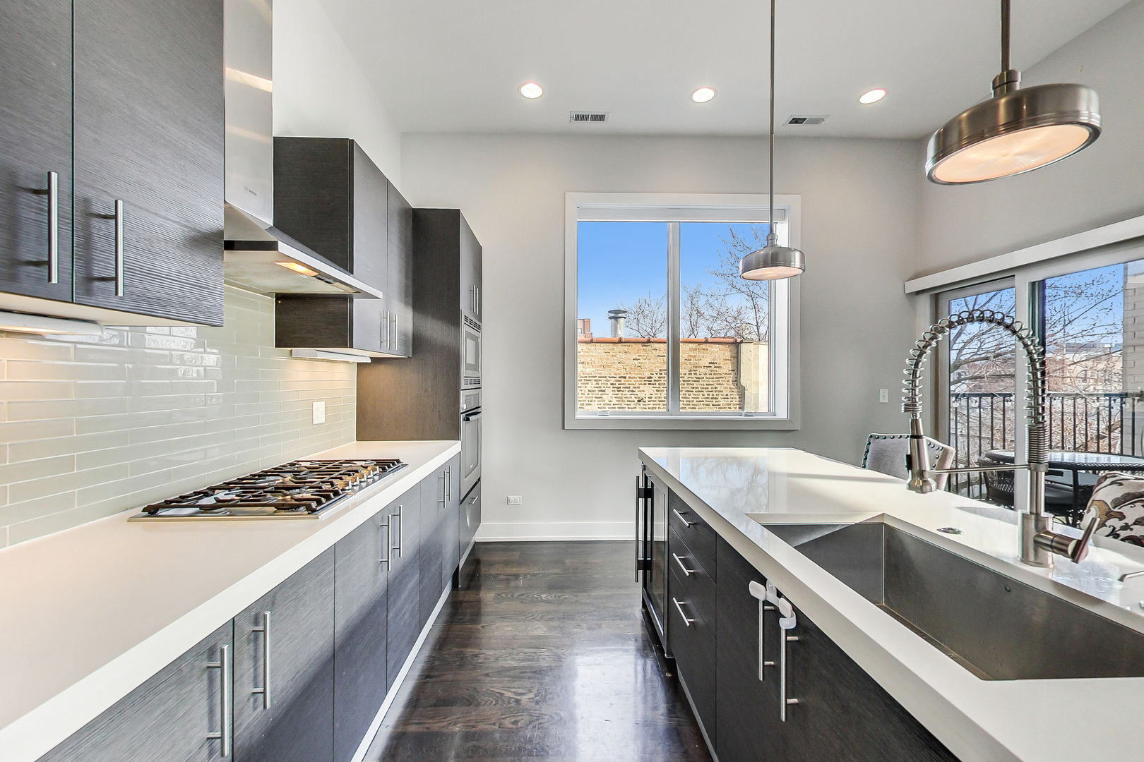 6 N THROOP Street Unit: 3N