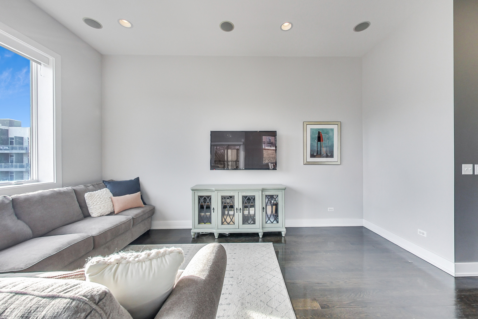6 N THROOP Street Unit: 3N