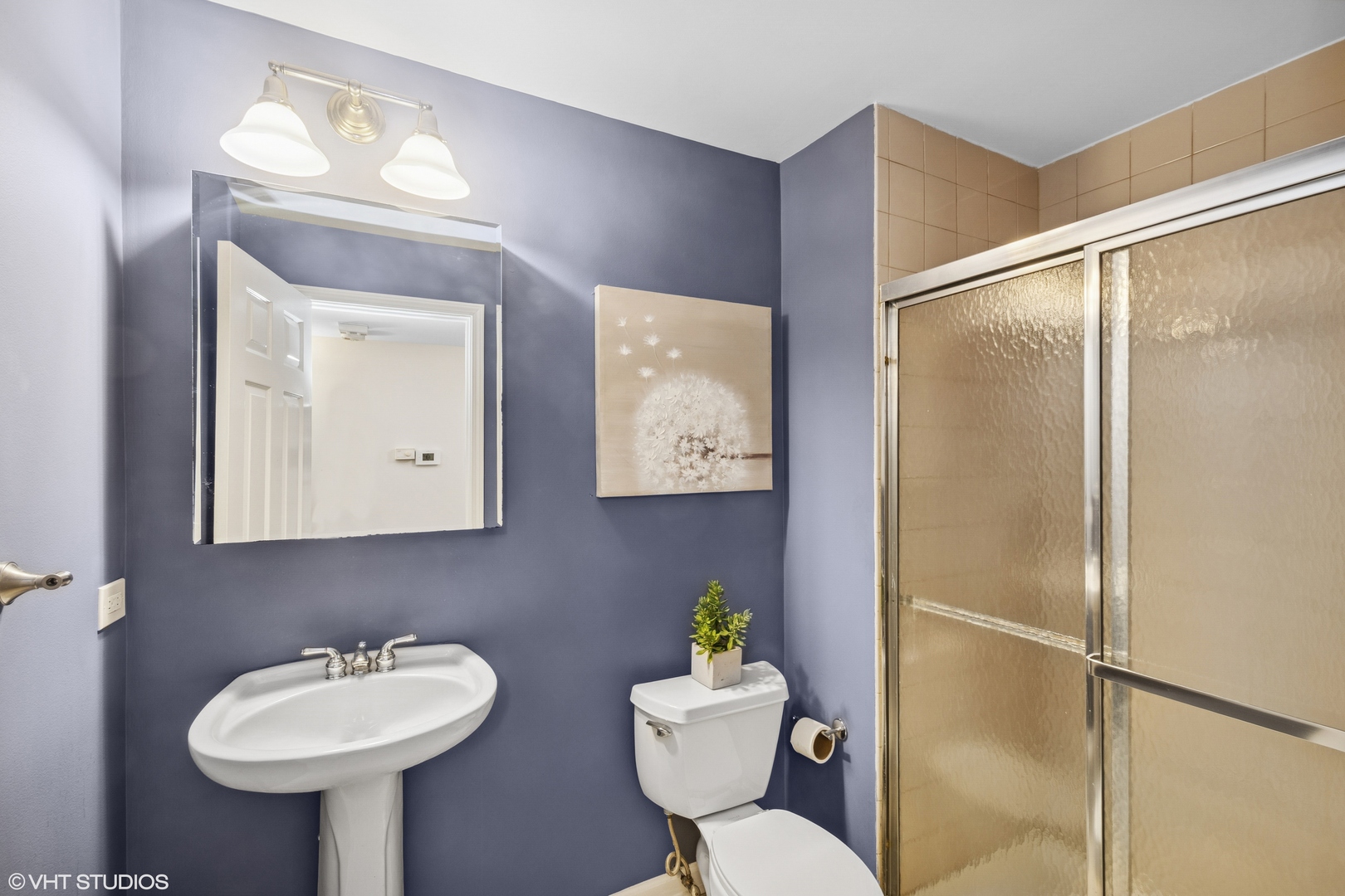 1015 W Dakin Avenue Unit: G