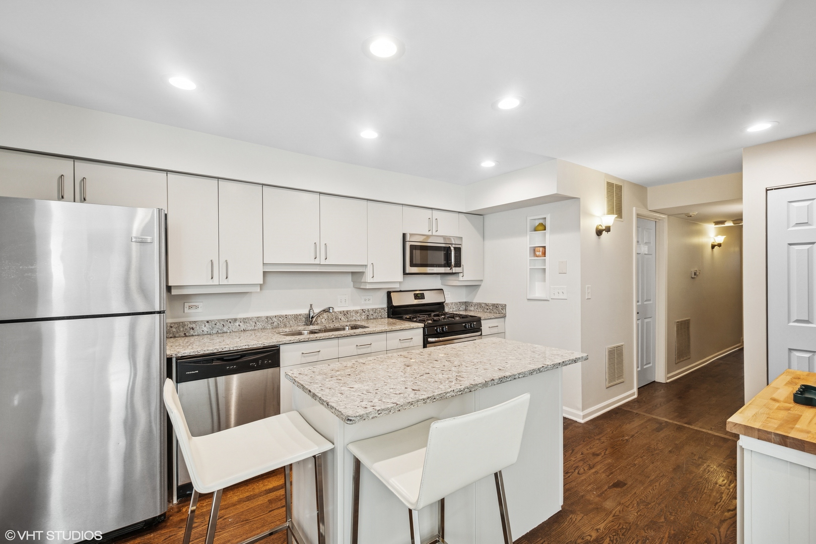 1015 W Dakin Avenue Unit: G