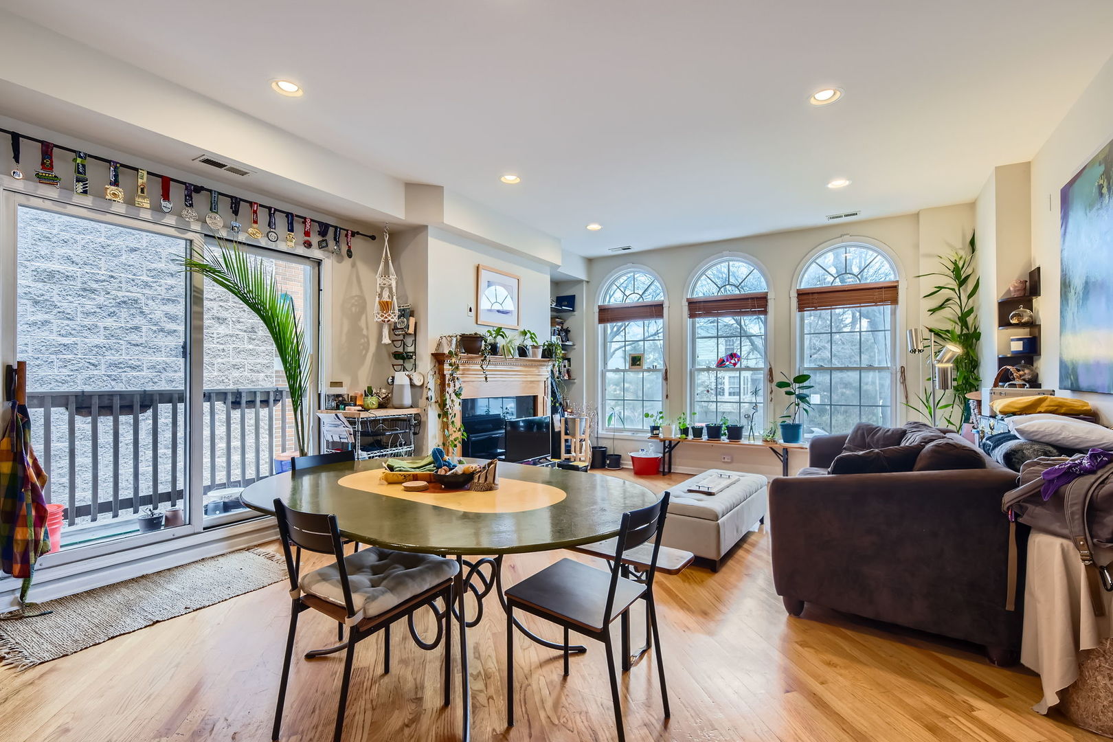 1761 W MORSE Avenue Unit: 1N