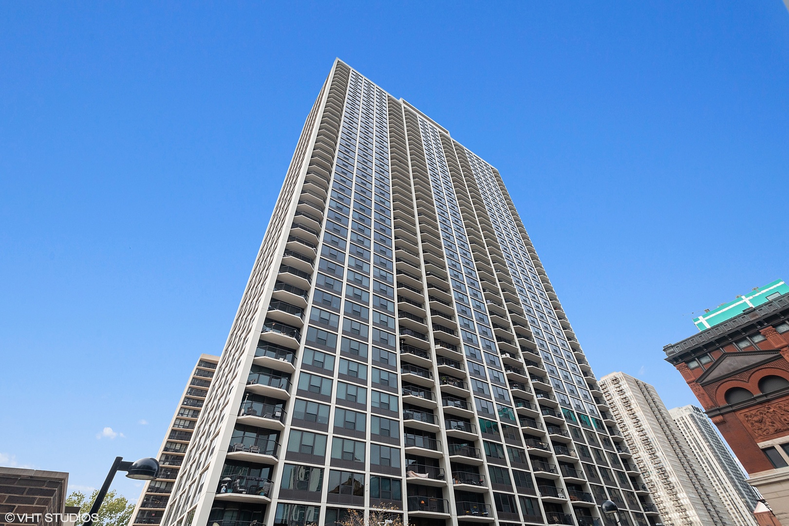 1560 N Sandburg Terrace Unit: 411J