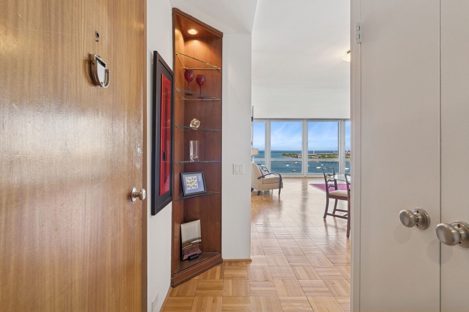 880 N Lake Shore Drive Unit: 11D