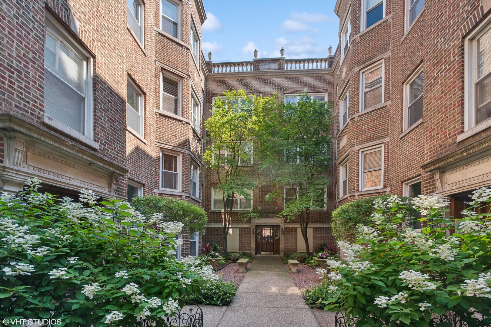 1051 W GLENLAKE Avenue Unit: 2