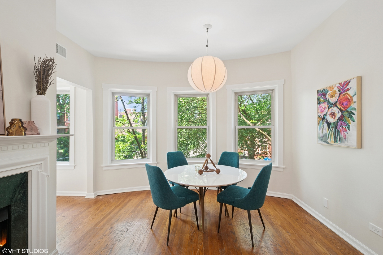 1051 W GLENLAKE Avenue Unit: 2