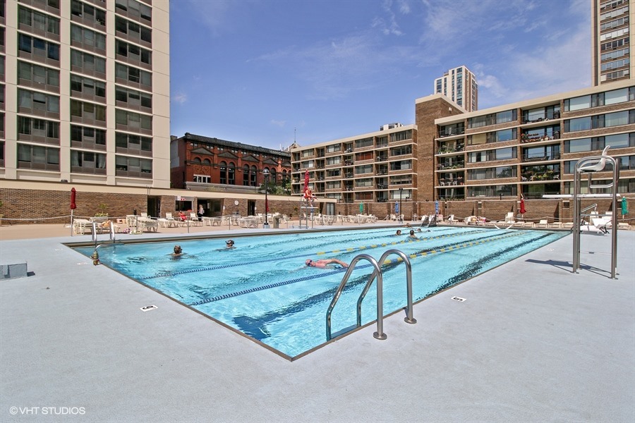 1560 N Sandburg Terrace Unit: 411J