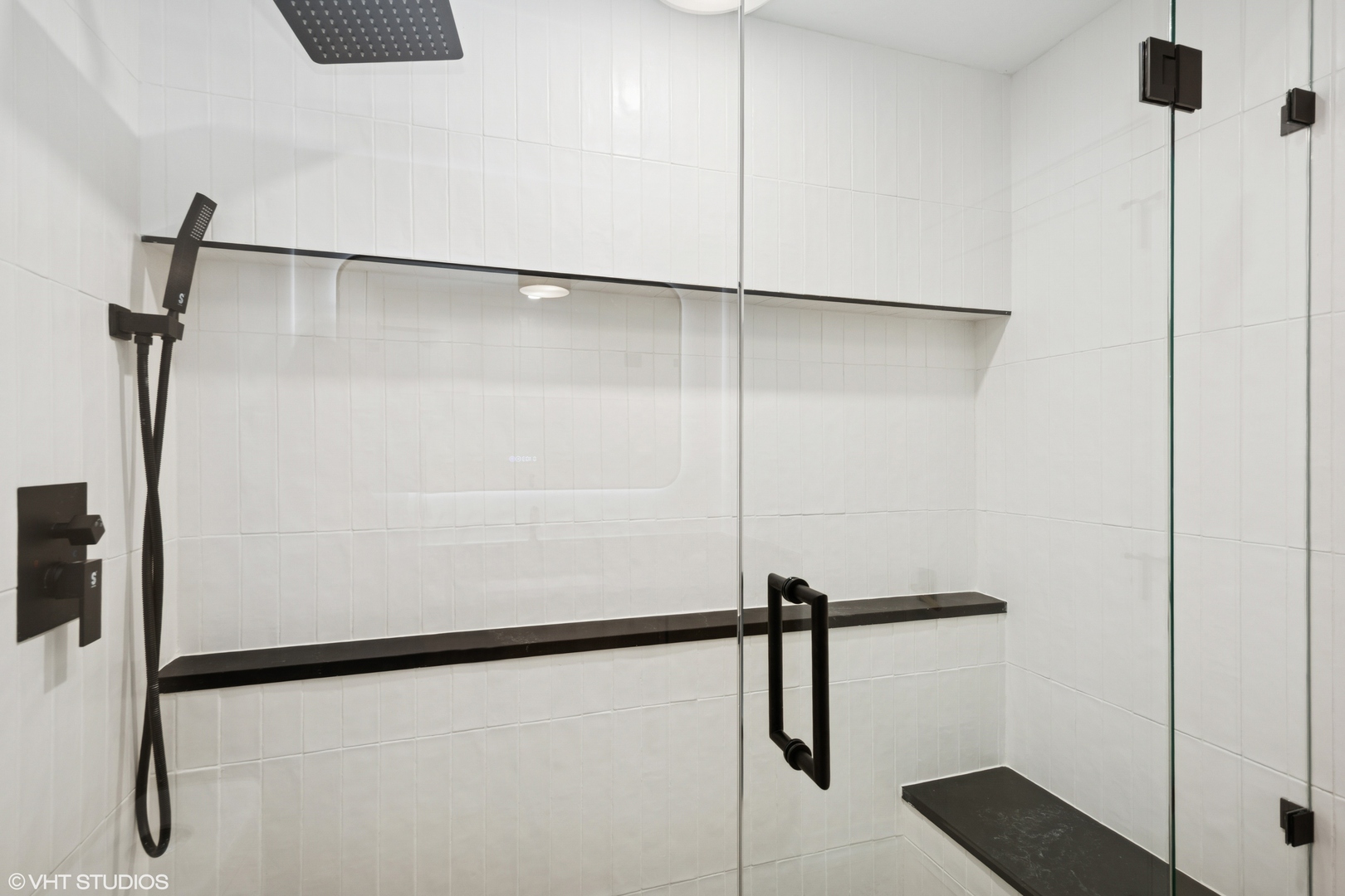 1560 N Sandburg Terrace Unit: 411J