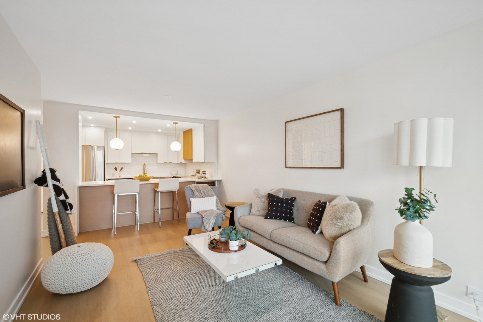 1560 N Sandburg Terrace Unit: 411J