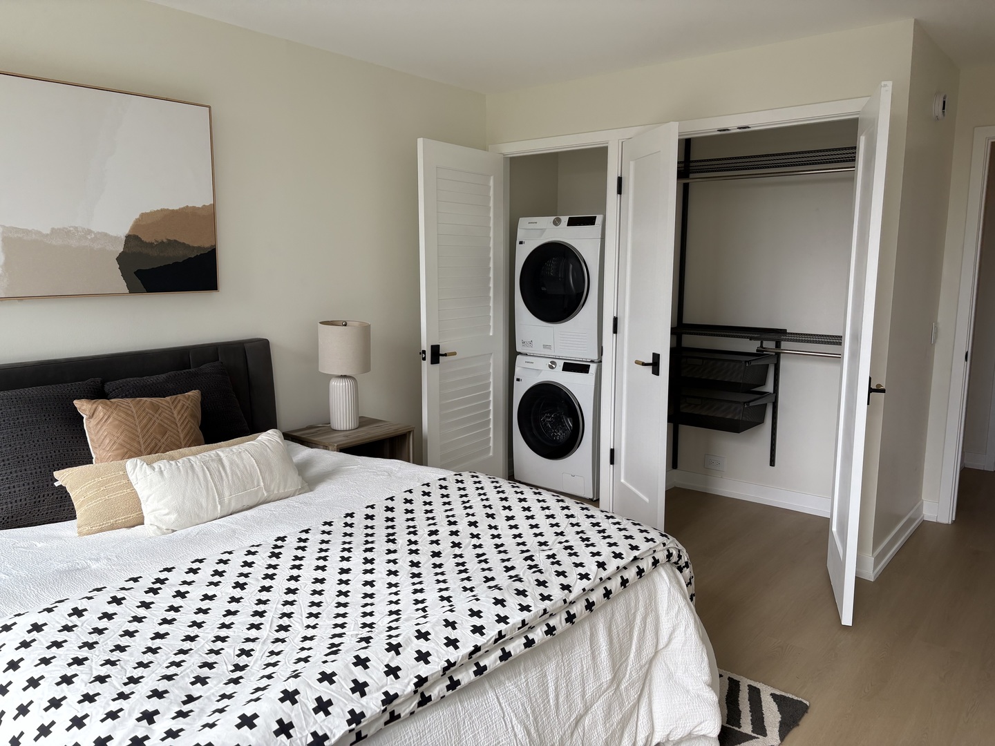 1560 N Sandburg Terrace Unit: 411J