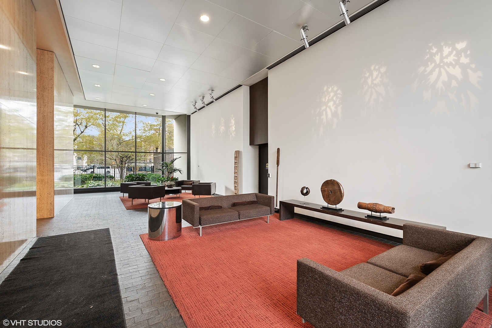 1560 N Sandburg Terrace Unit: 411J