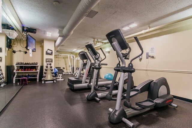 1560 N Sandburg Terrace Unit: 411J