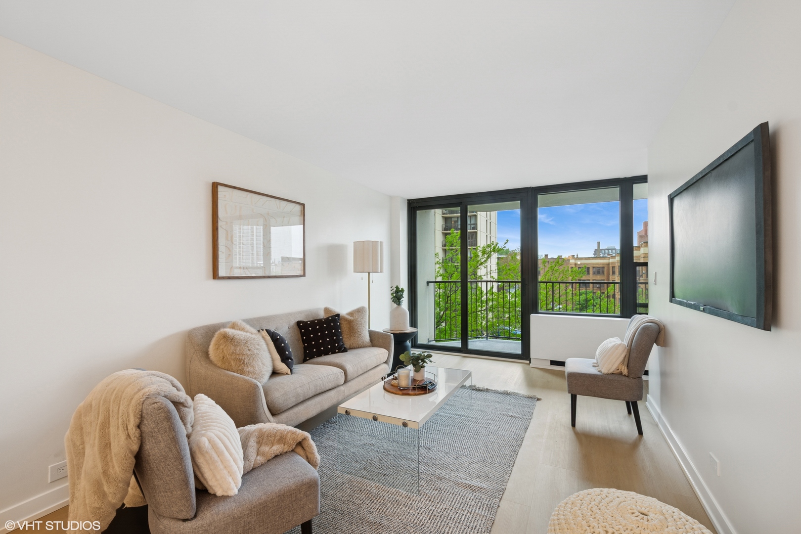 1560 N Sandburg Terrace Unit: 411J