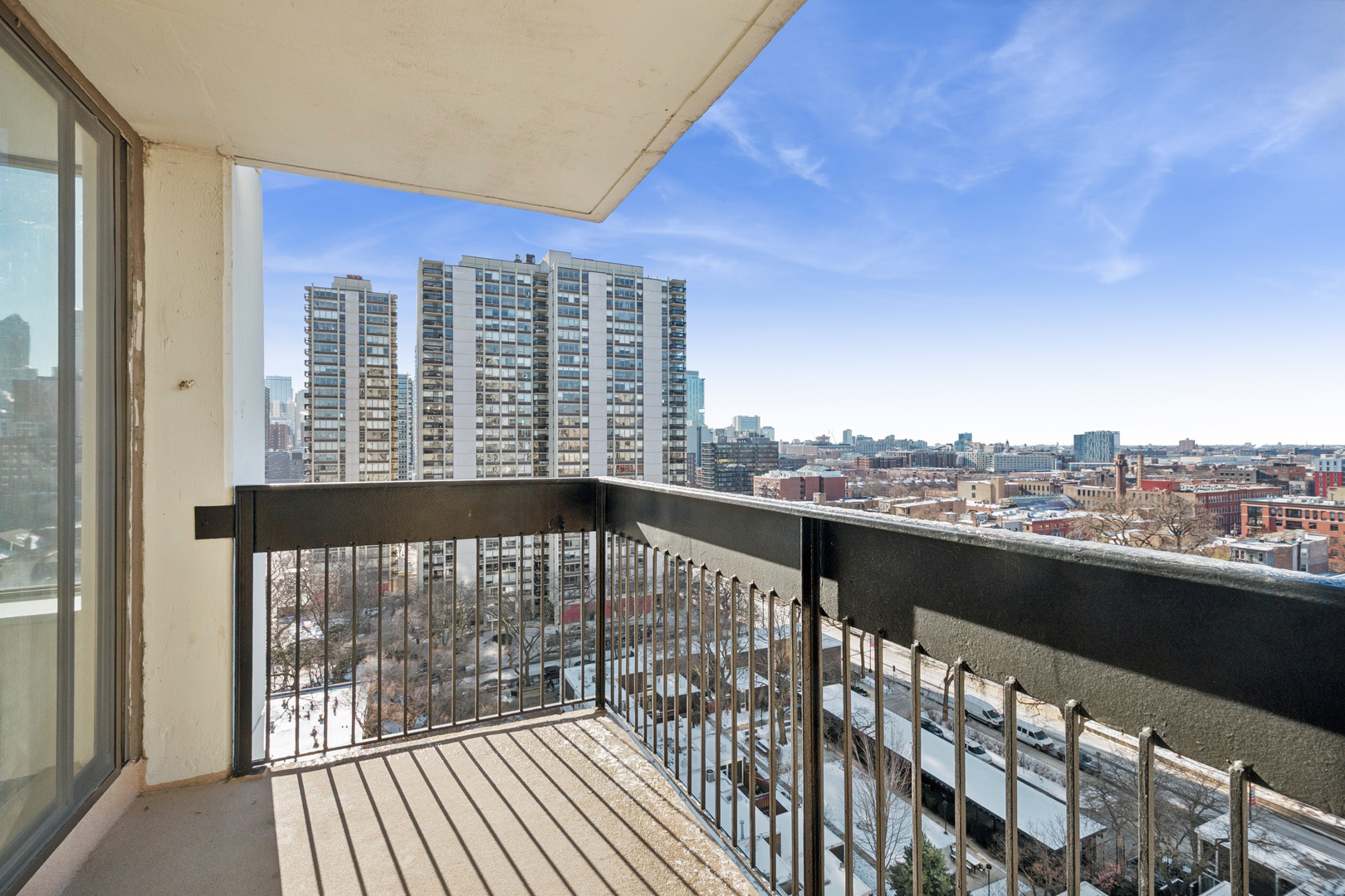 1455 N Sandburg Terrace Unit: 1501