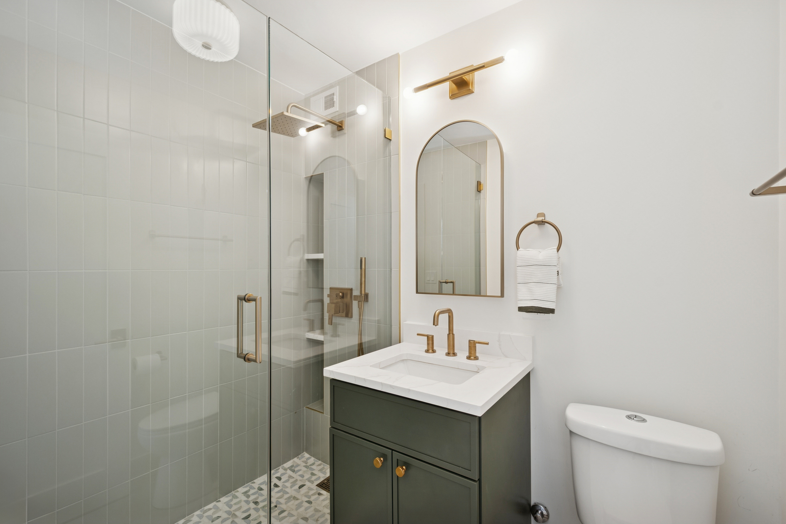 1455 N Sandburg Terrace Unit: 1501