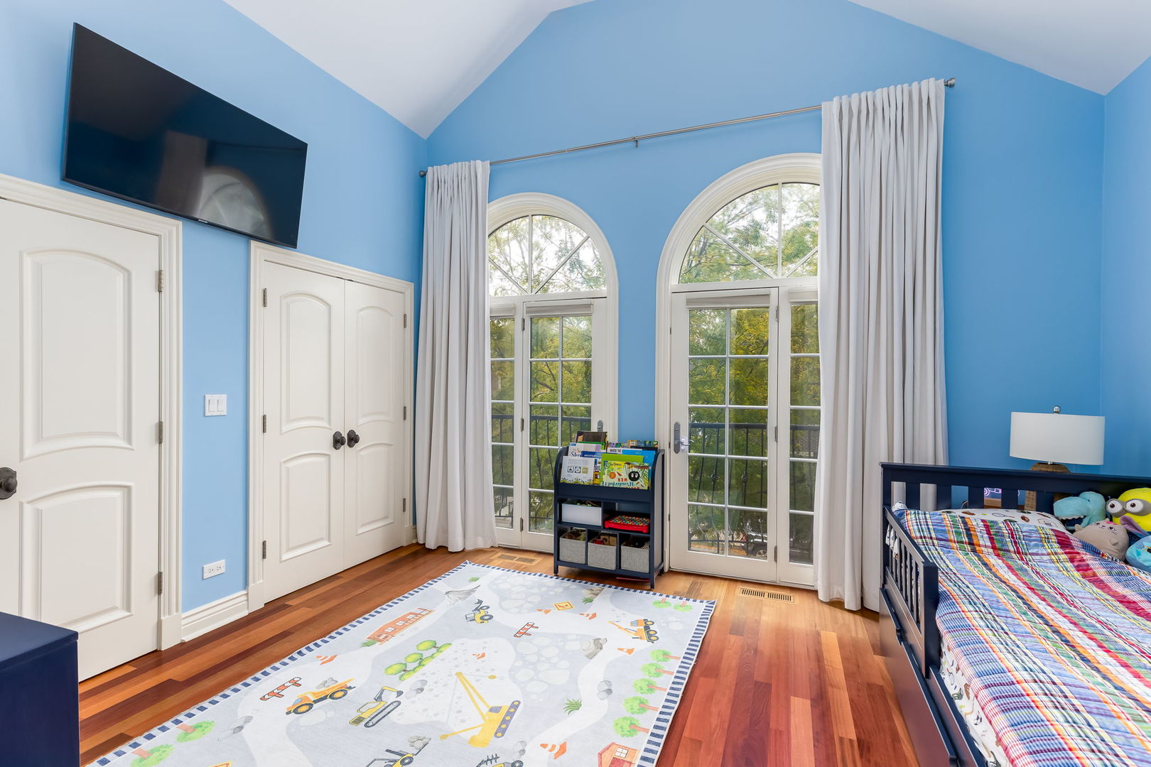 2320 W Charleston Street