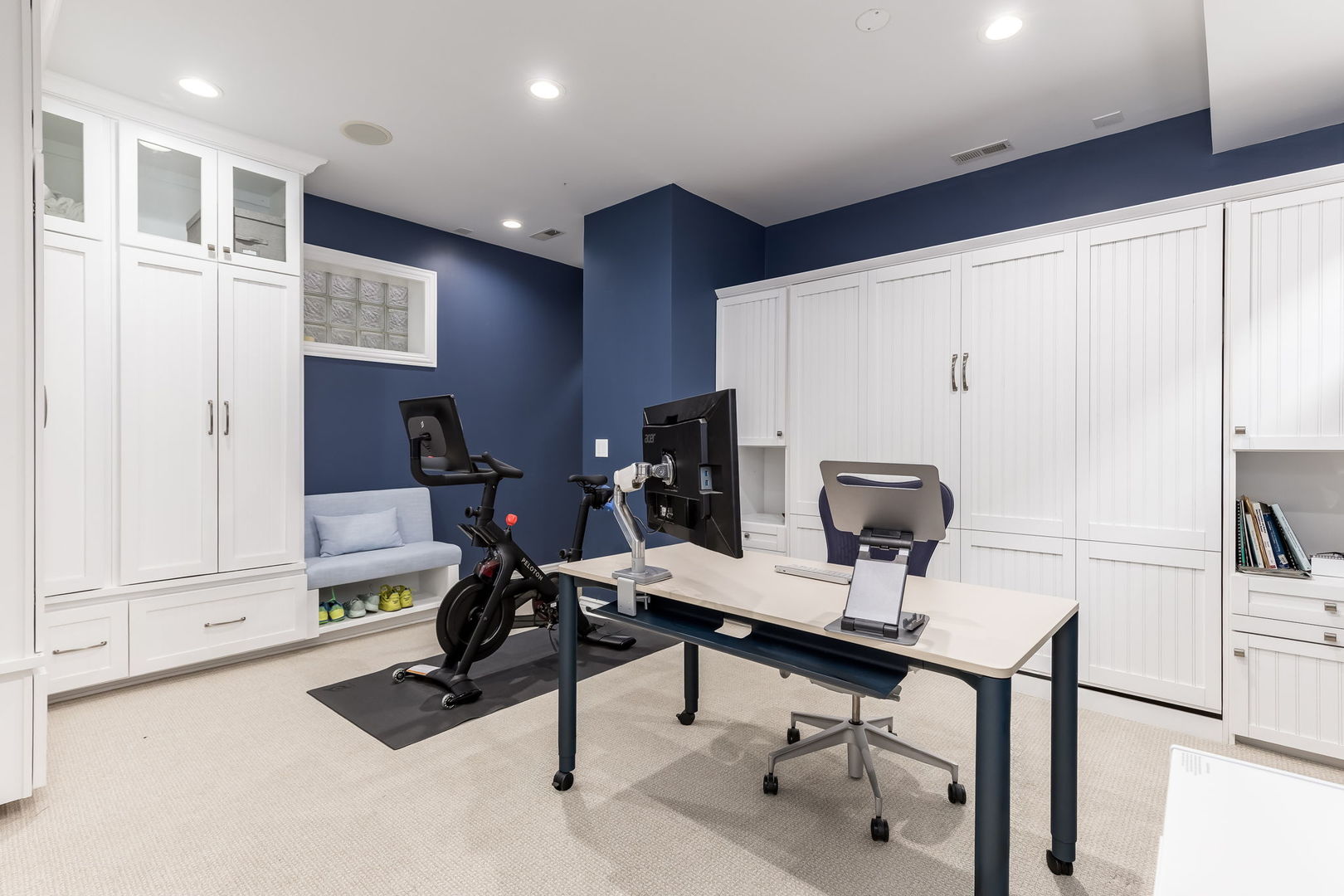 2320 W Charleston Street