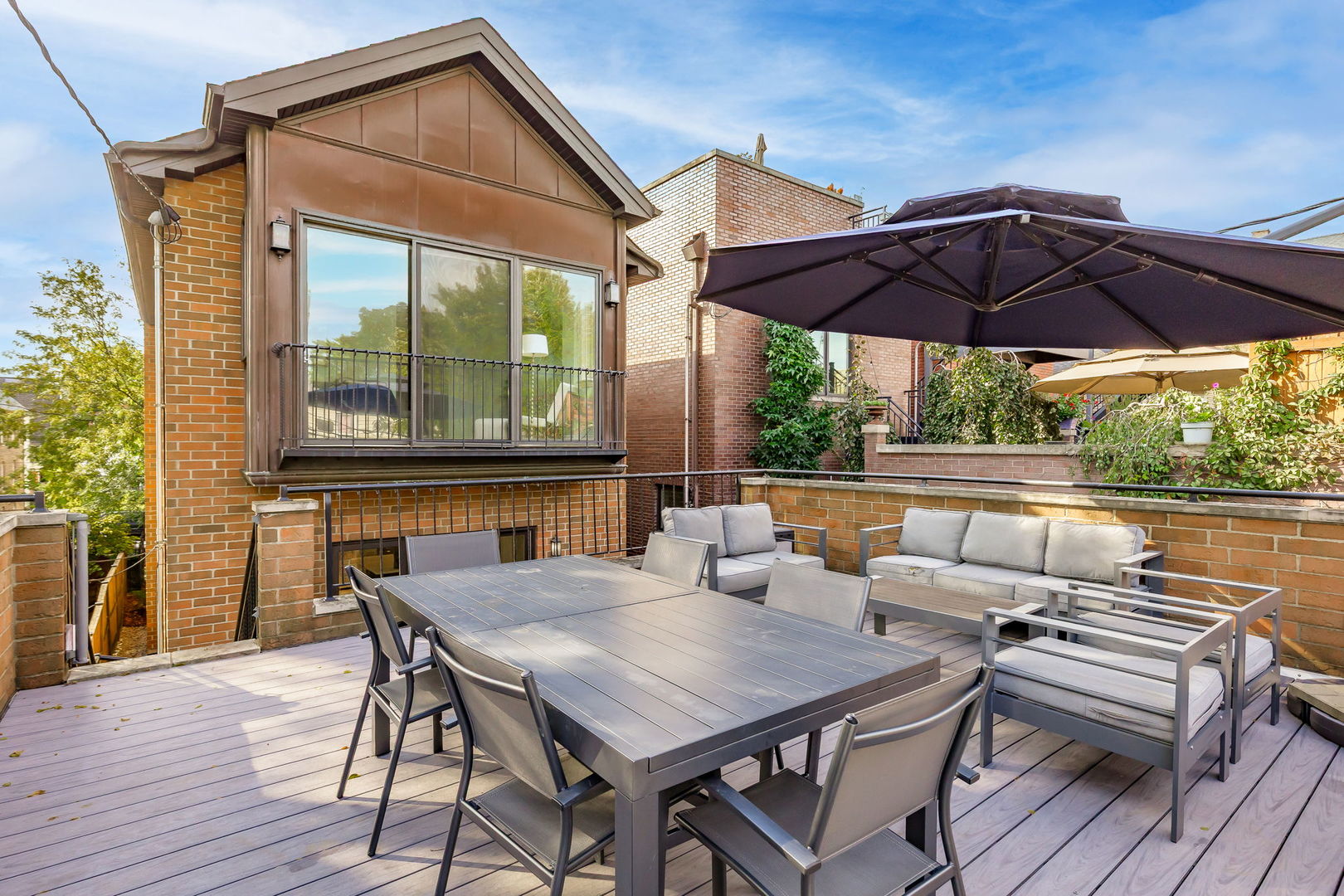 2320 W Charleston Street