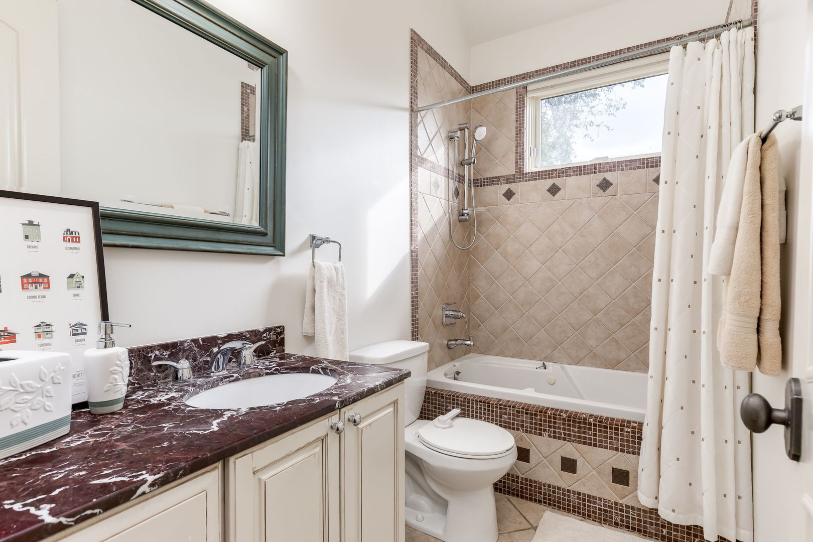 2320 W Charleston Street