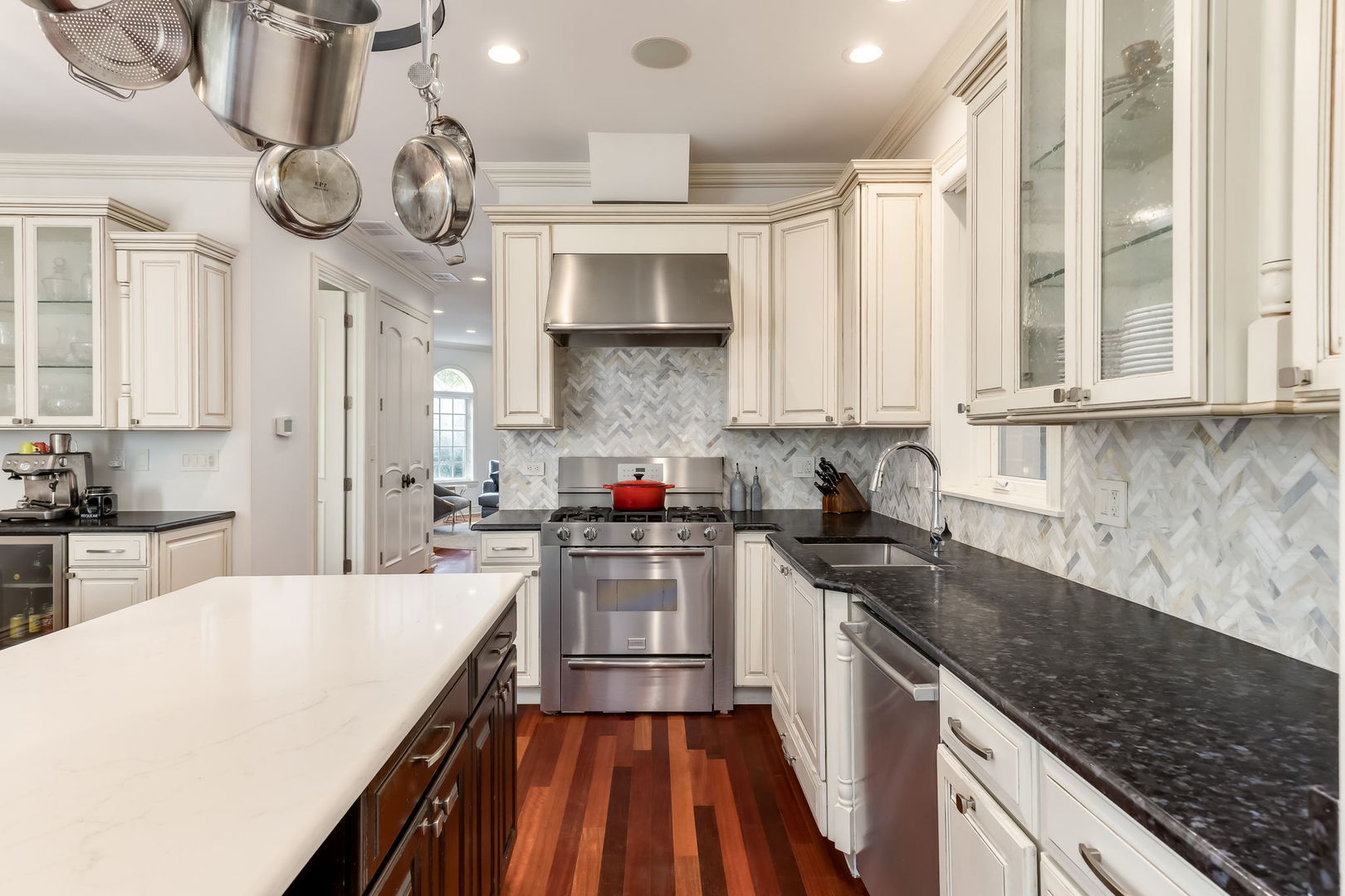 2320 W Charleston Street